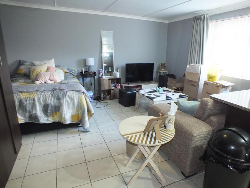 To Let 1 Bedroom Property for Rent in Oakdale Western Cape